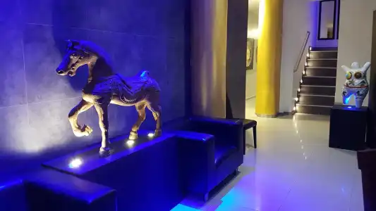 East Suites - 16
