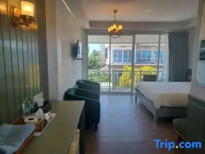 At Koh Larn Resort - 116