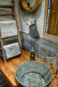 Road Stop Neandertal - 18