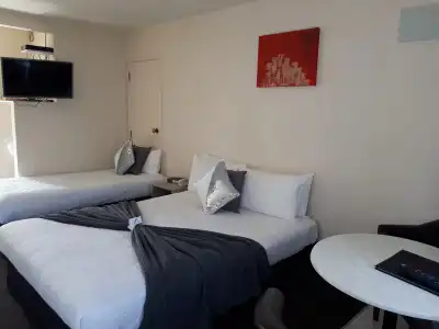 Albatross Motel - 3