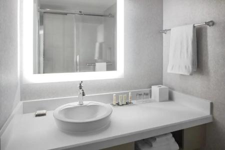 Montreal Marriott Chateau Champlain - 60
