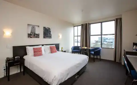 Distinction New Plymouth - 1