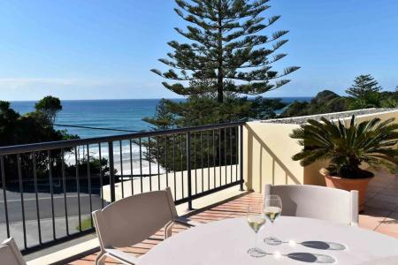 Beachside Holiday Apartments - 13
