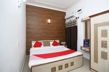Riya Palace - Idgah Railway Station Agra - 5