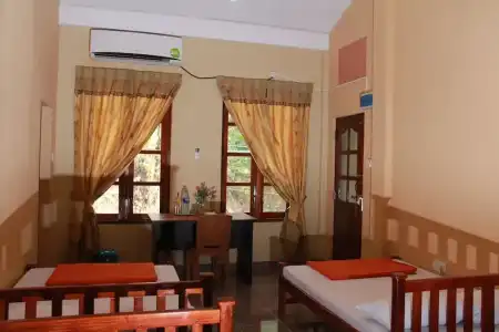 Anura Guest Inn - 68