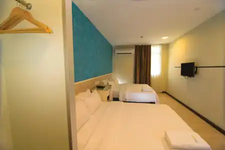 Pantai Inn - 2