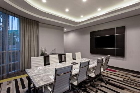Holiday Inn Express & Suites Anaheim Resort Area by IHG - 21