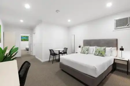 Quality Inn Presidential - 85