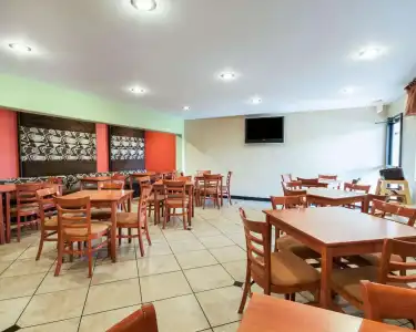 Quality Inn Airport East - 19