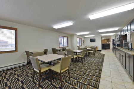 Americas Best Value Inn and Suites Bismarck - 18