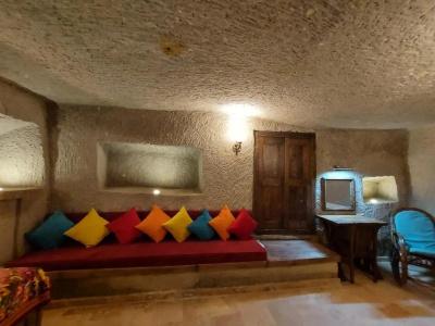 Armesos Cave - 19