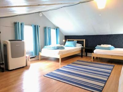 The Wayfaring Buckeye Hostel - 50