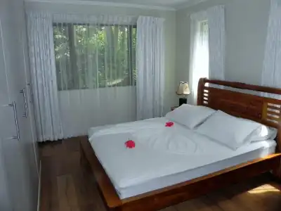 Hillside Retreat - 40