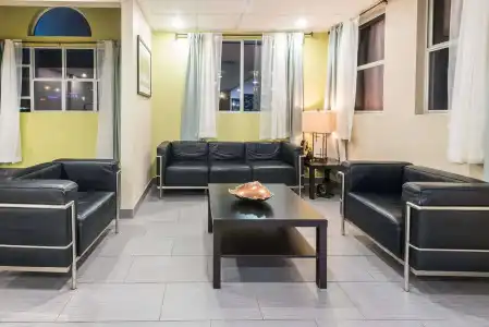 Quality Inn & Suites Fort Worth North - Haltom City - 1