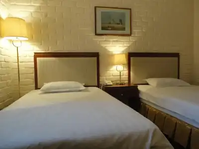 Arien Plaza - 4