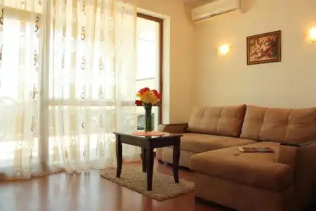 White Coast Beach Apartments - 8