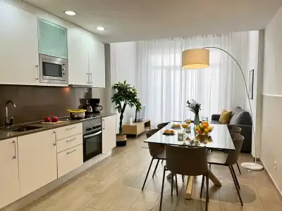 Feelathome Plaza Apartments - 18