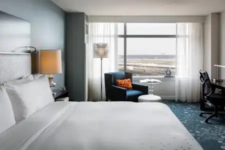 Renaissance Arlington Capital View - 70