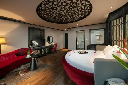 Shining Central and Spa - 2
