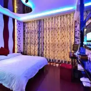Lejia Fashion Boutiques - 1
