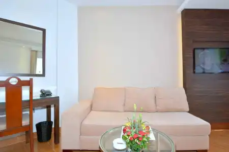 Ocean Waves Resort - 6