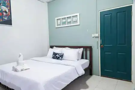 Asoke Montri Hostel - 33