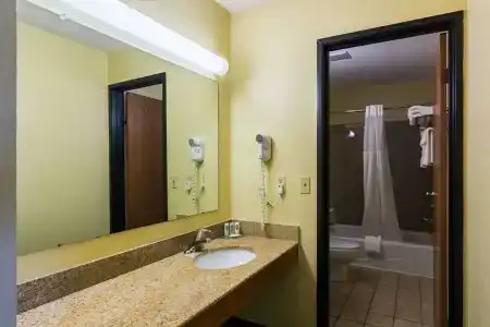 City Centre Inn at Newport News - 8