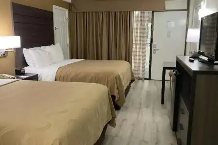 Quality Inn Branson - Hwy 76 Central - 37