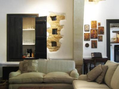 Artemis Traditional House - 40