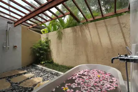 Temuku Ubud Villas - 17