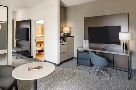 DoubleTree by Hilton & Suites Jersey City - 68