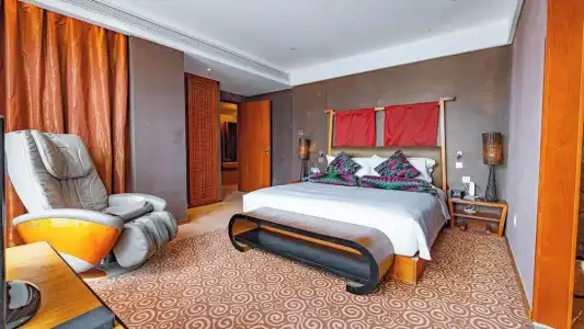 Luoyang Christian's - 101