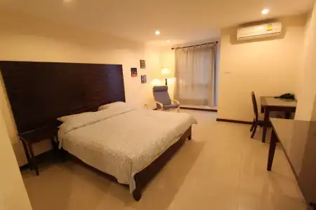 The Royal Bee Apart - 3