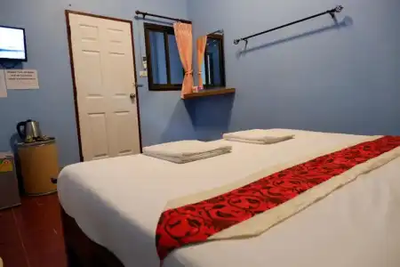 Marina Hut Guest House - 35