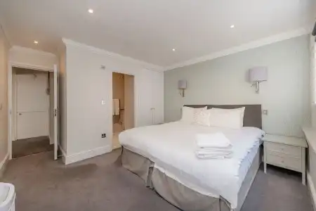Queensgate Court - 231