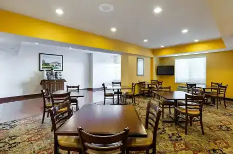 Quality Inn & Suites West Chase - 25