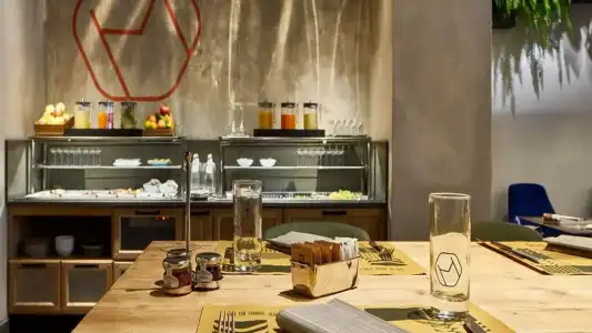The Modernist - 9