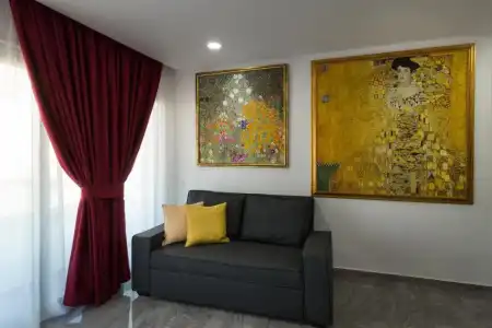 Art & Wine Boutique - 46