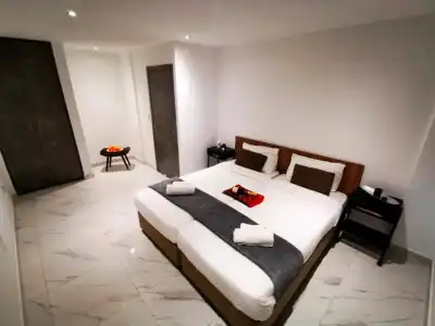 Nissi Avenue Suites - 26
