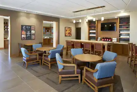 Hyatt Place Lansing - East - 22