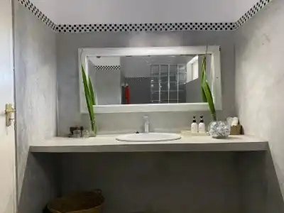 B4 Boutique - 8