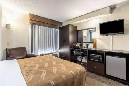 Quality Inn Memphis - 26