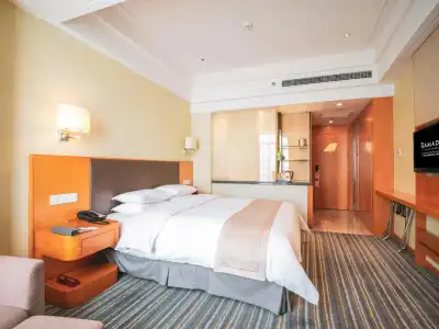 Ramada Plaza by Wyndham Shanghai Pudong Airport - 7