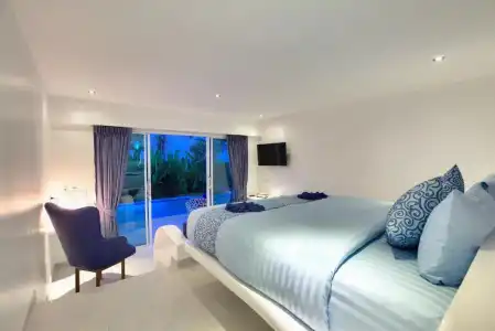 La Perle Luxury Boutique - 83