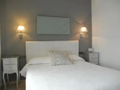 ABRIL NERJA - 33