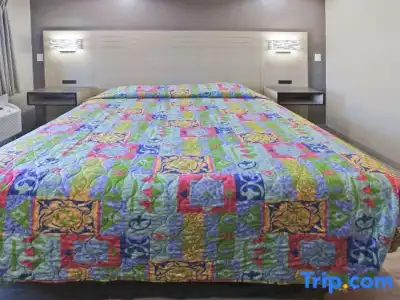 Super 7 Inn Dallas Near Duncanville - 78
