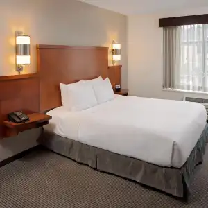 Hyatt Place Pittsburgh-North Shore - 24