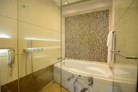 Harbour Grand Hong Kong - 9