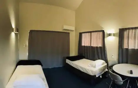 Rayland Epsom Motel - 21