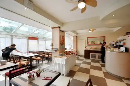 Hôtel Bon Port - 15